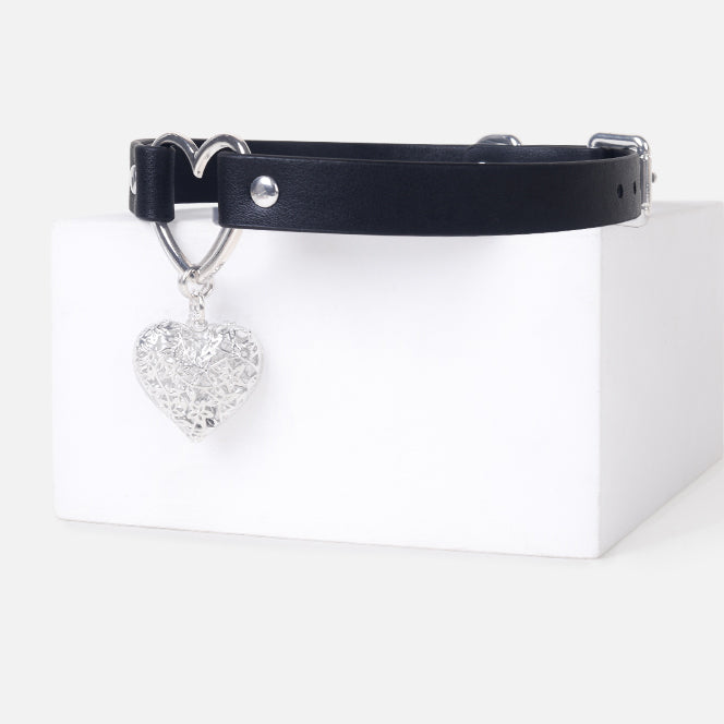 WILDCHOK Heart Pendant PU Collar, Leash Set with Hollow Heart Charm