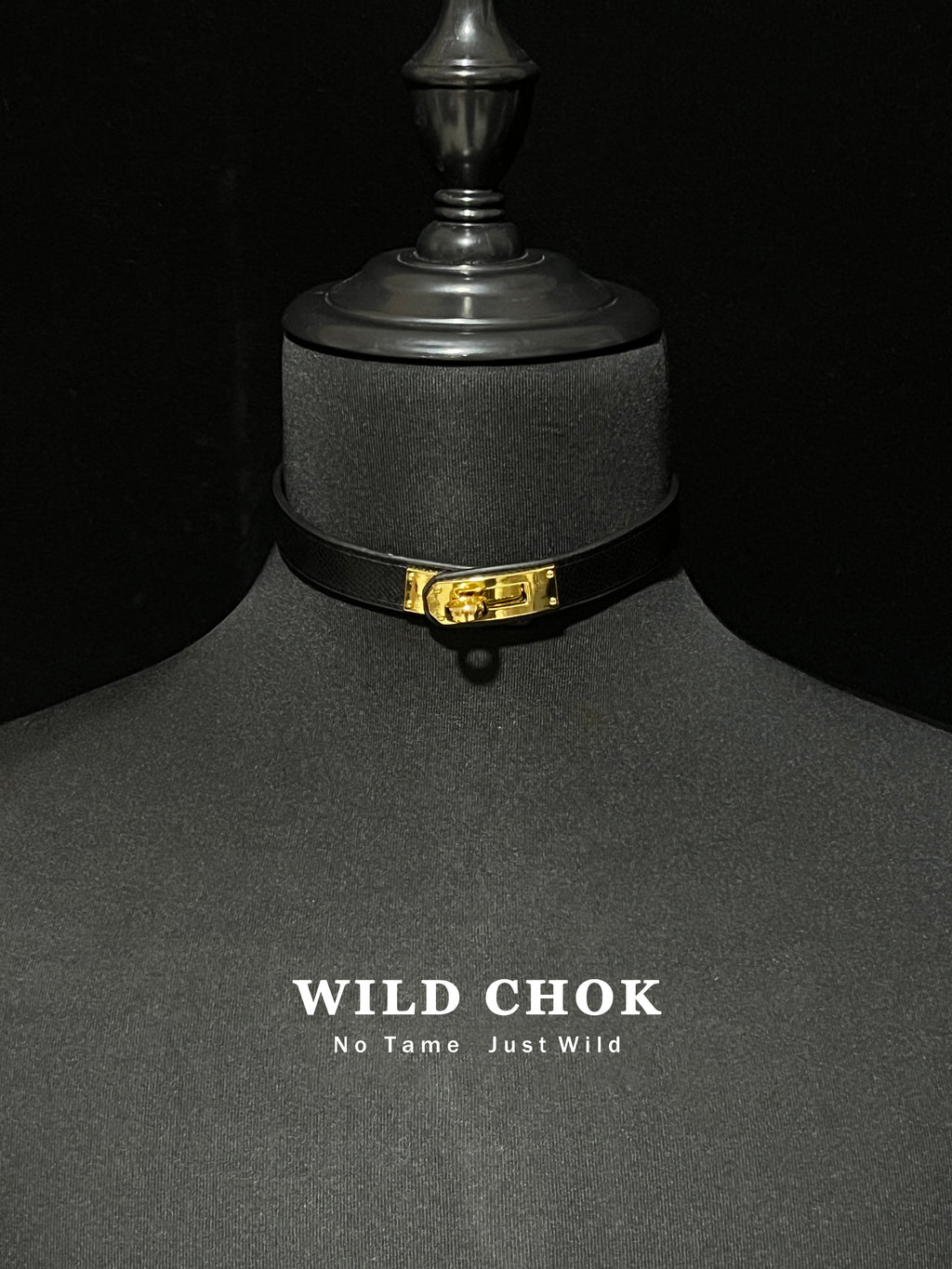 WILDCHOK Genuine Cowhide Leather Choker with Gold Lock Buckle - Red Black Orange Textured Daily Party Fashion Accessory