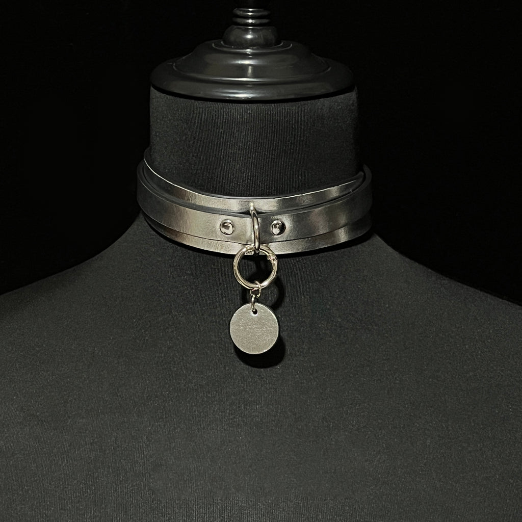 WILDCHOK Double‑Layer Genuine Cowhide Leather Choker | Contrast Inner Lining with Engravable Round Tag Pendant
