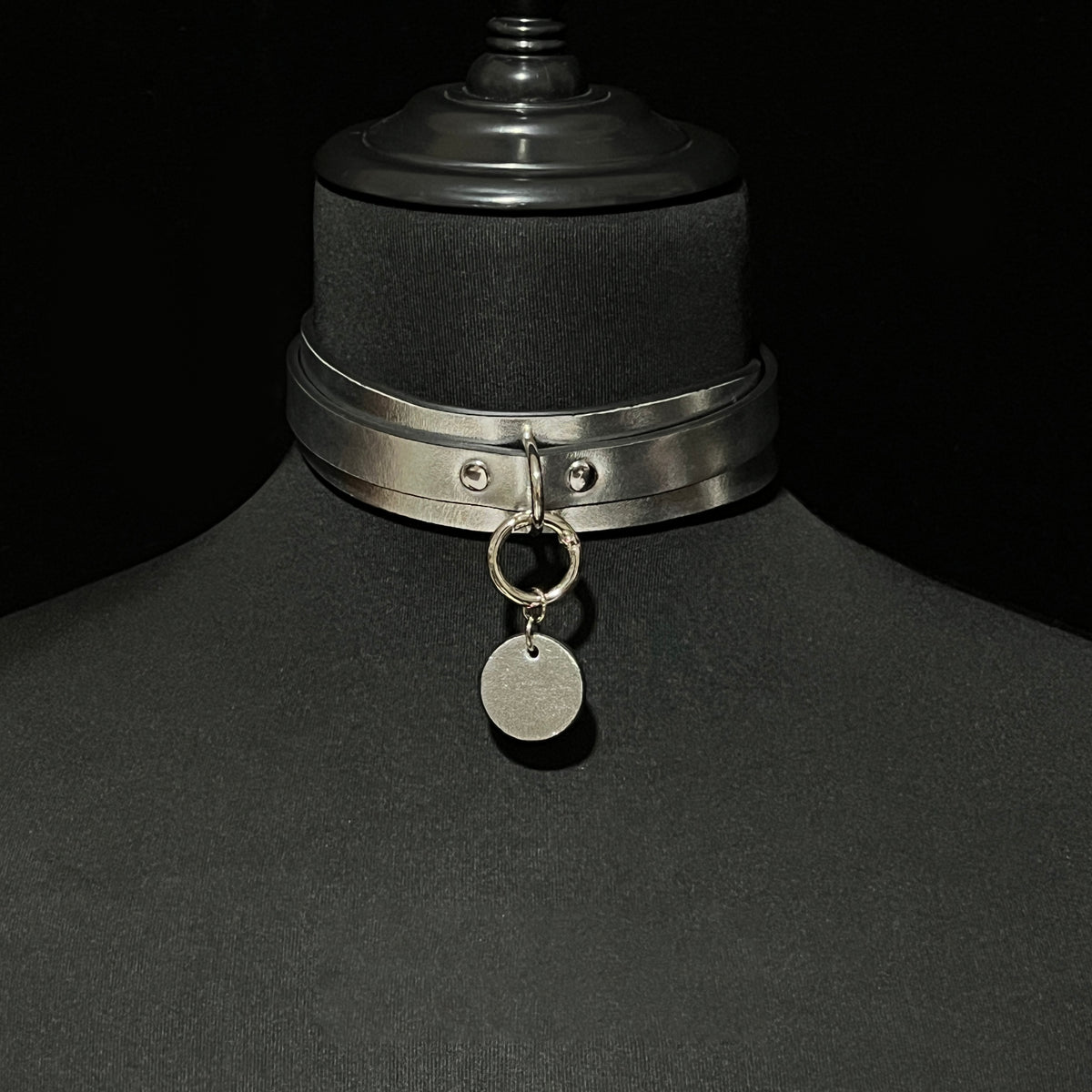 WILDCHOK Double‑Layer Genuine Cowhide Leather Choker | Contrast Inner Lining with Engravable Round Tag Pendant