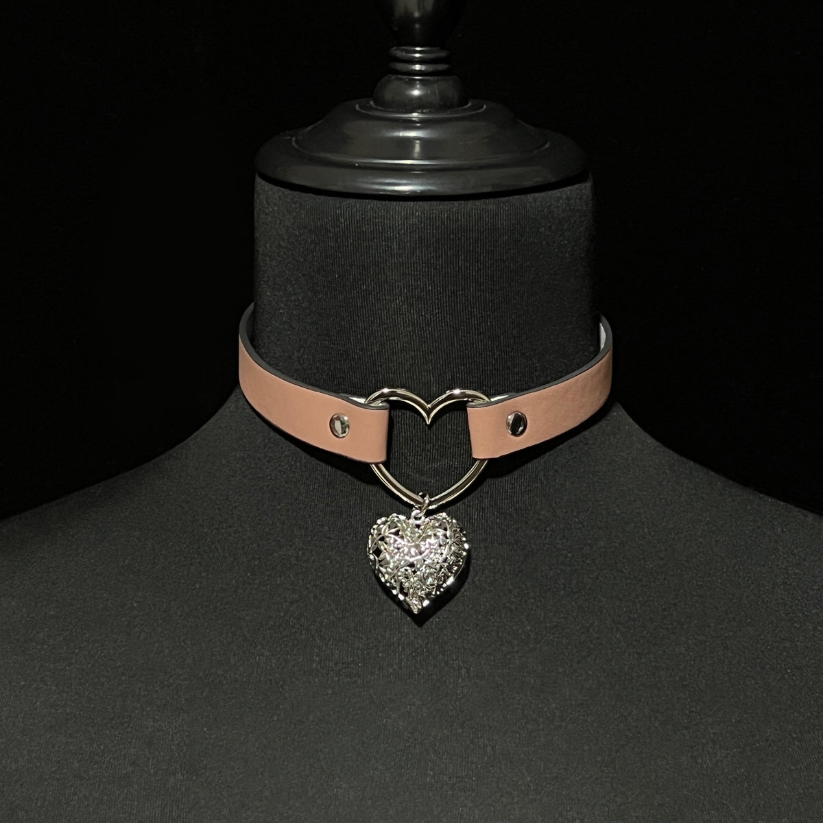 WILDCHOK Heart Pendant PU Collar, Leash Set with Hollow Heart Charm
