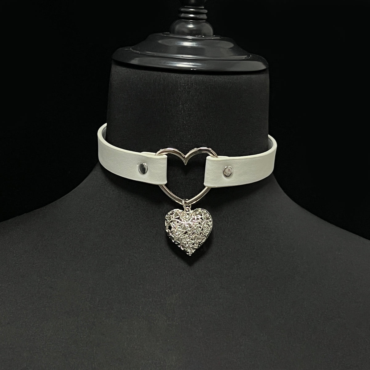 WILDCHOK Heart Pendant PU Collar, Leash Set with Hollow Heart Charm