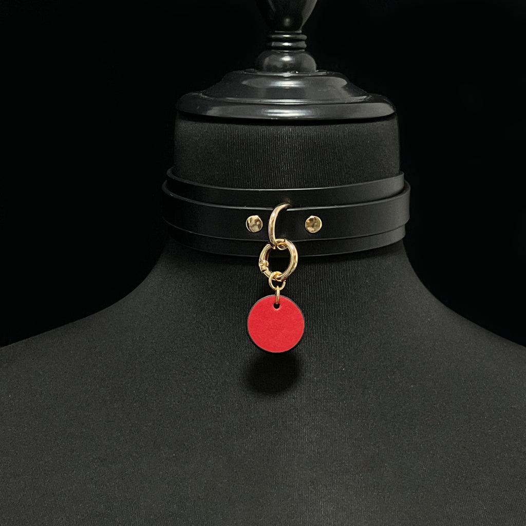 WILDCHOK Double‑Layer Genuine Cowhide Leather Choker | Contrast Inner Lining with Engravable Round Tag Pendant