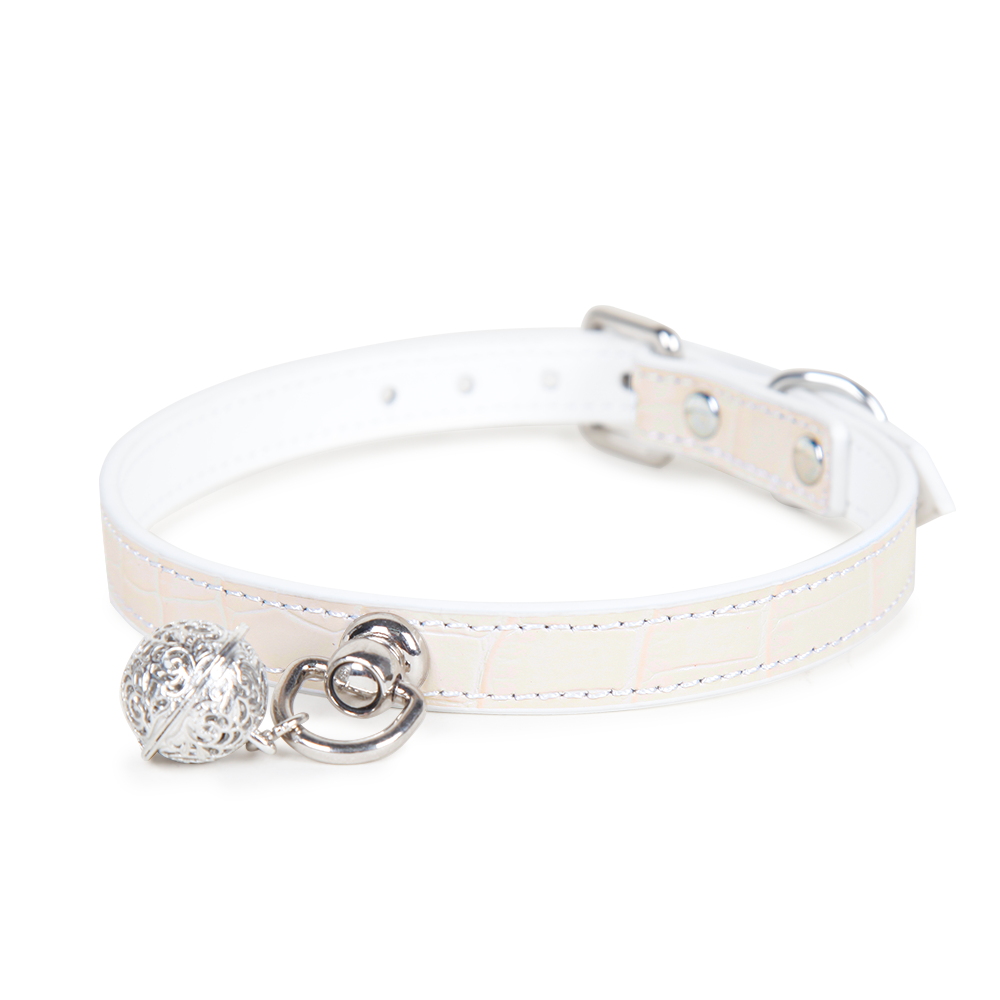 WILDCHOK White Croc‑Texture Genuine Cowhide Choker, Hollow‑Carved Silver Bell Charm
