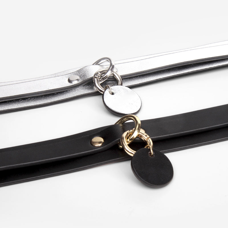 WILDCHOK Double‑Layer Genuine Cowhide Leather Choker | Contrast Inner Lining with Engravable Round Tag Pendant