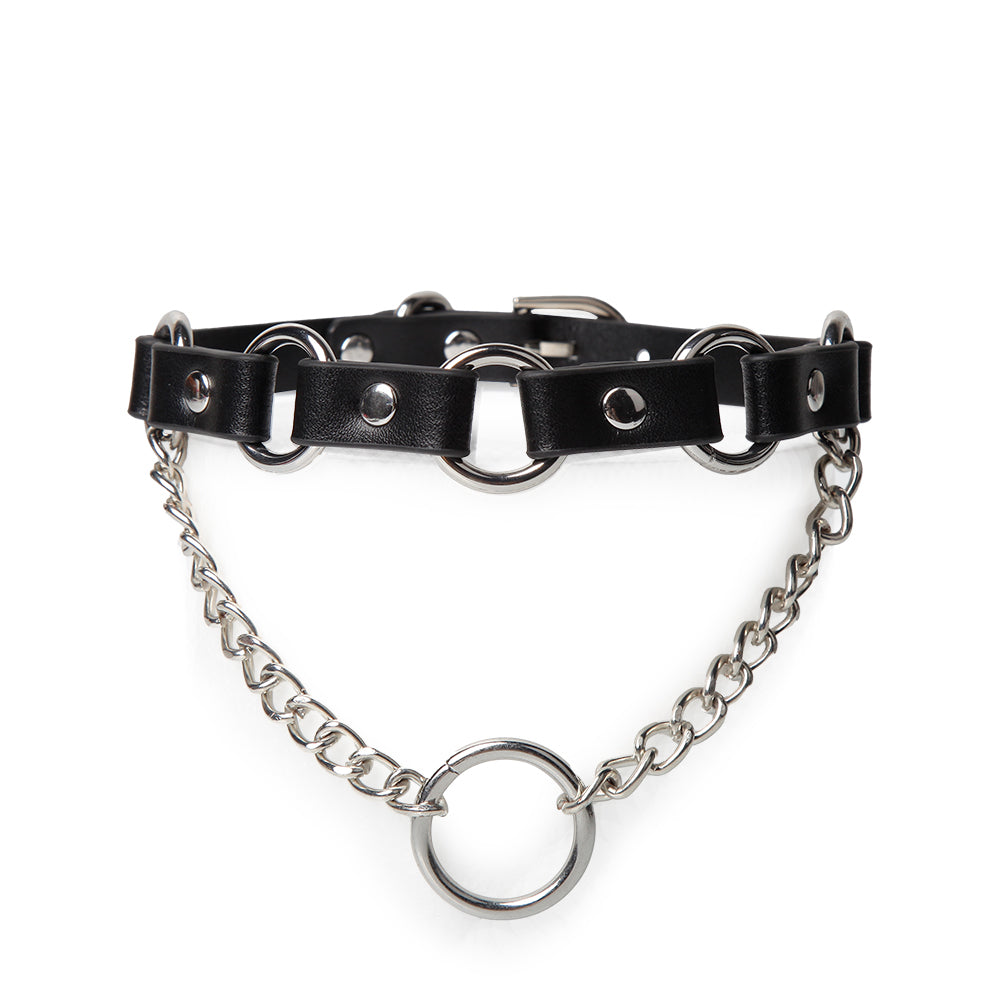 WILDCHOK Black PU Leather Choker | Multi O‑Ring Hardware with Front Chain Pendant
