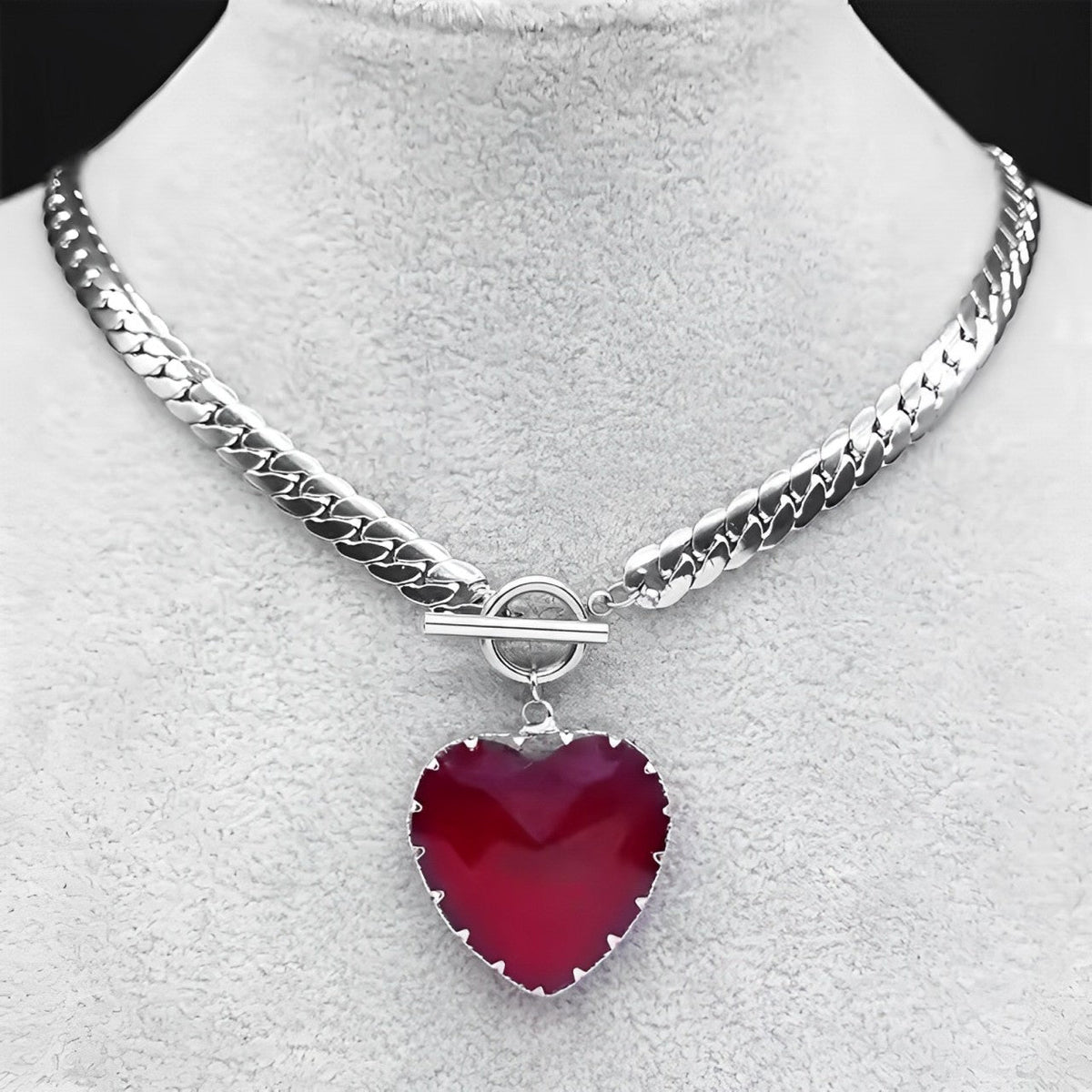 WILDCHOK - Heart Glass Pendant Choker