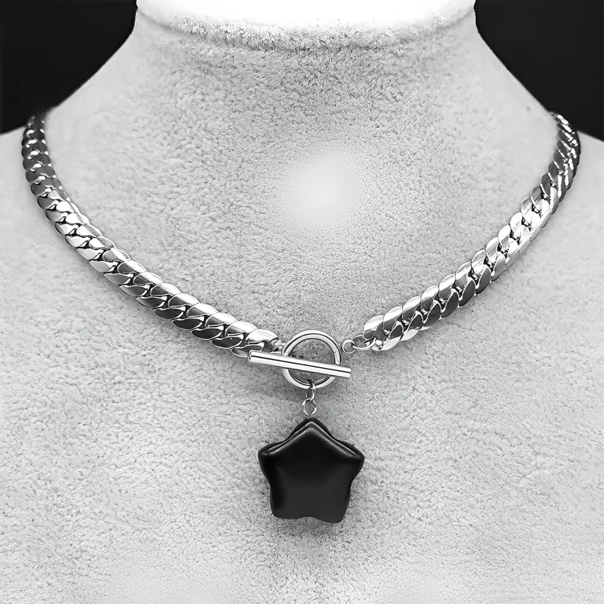 WILDCHOK - Star Pendant Choker