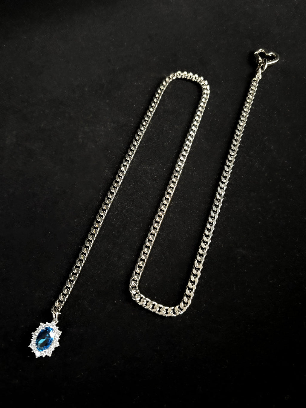 WILDCHOK - Gemstone Charm Slip Chain Choker