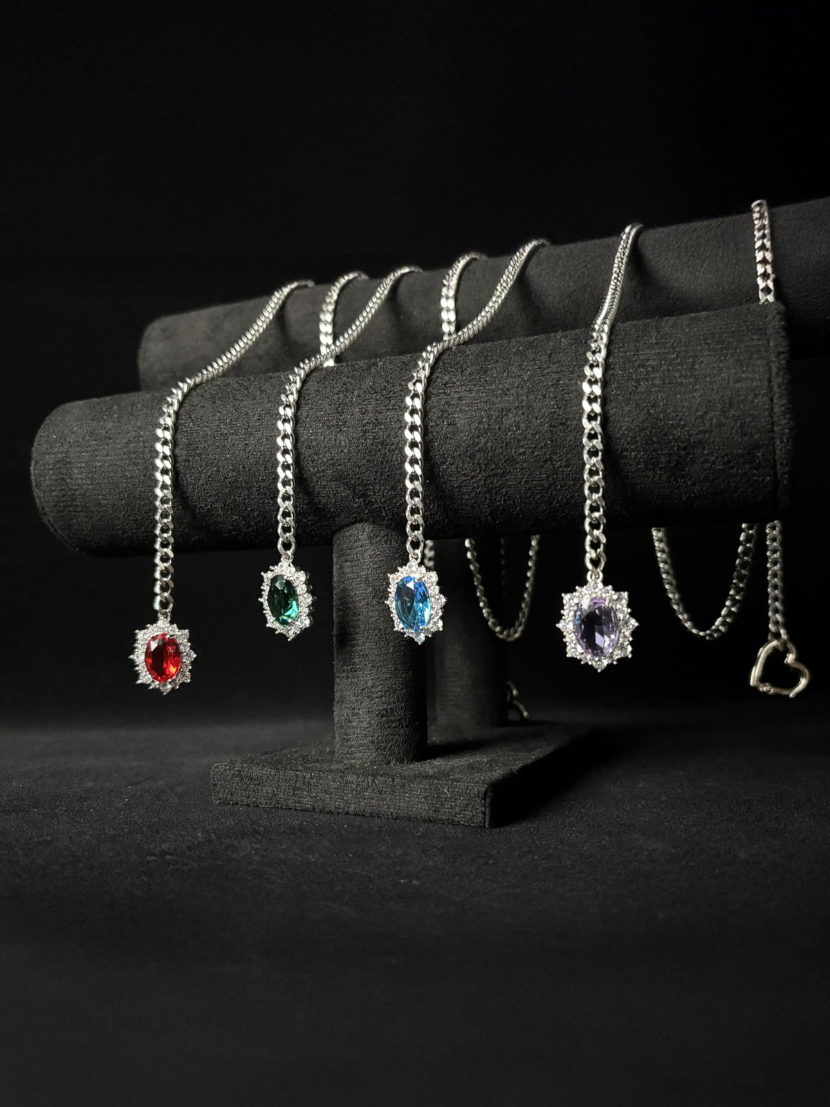 WILDCHOK - Gemstone Charm Loop Choker