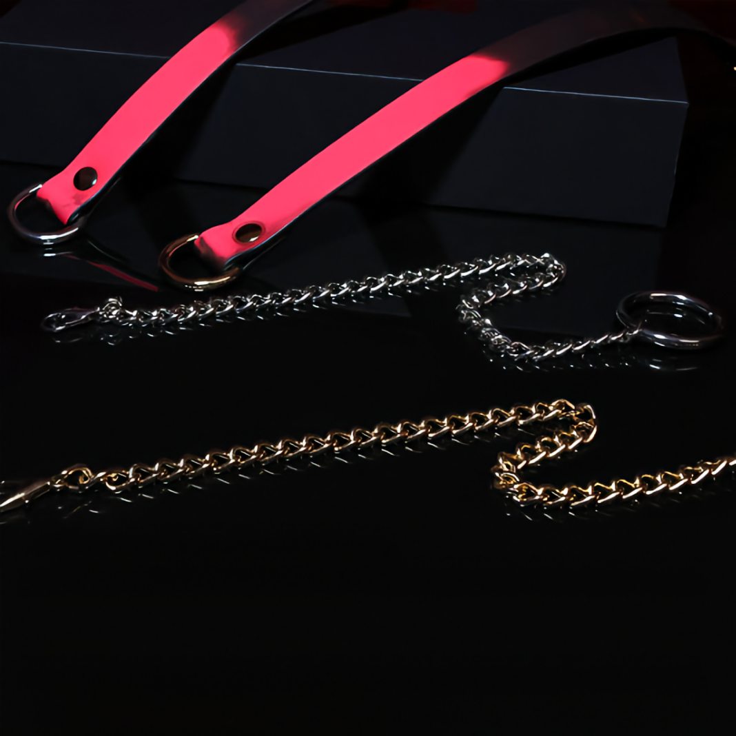WILDCHOK Thermochromic Color‑Changing PU Choker with Double Chain O‑Ring Detail